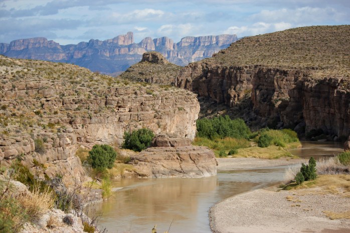 rio-grande-along-the-hot-springs-canyon-trail-2