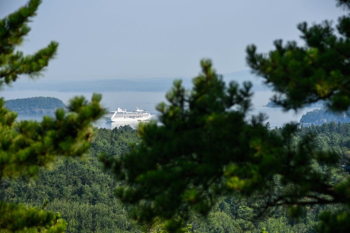 Champlain cruise ship (1 of 1)