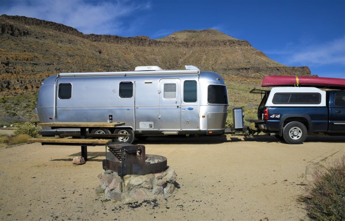 Hole in the Wall CG Mojave